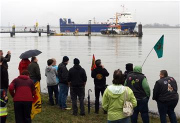 Die "Atlanic Osprey" , die 2012 den Nordenhamer Hafen mit Brennelementen anlief, musste später wegen Mängeln verschrottet werden. Daher fordert der Arbeitskreis Wesermarsch für die jetzigen Transportschiffe eine Hafenstaatkontrolle.