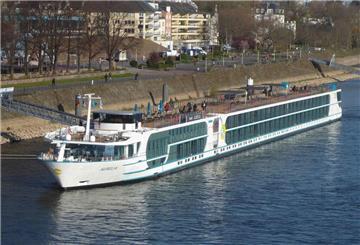 Ein Flusskreuzfahrtschiff.  Die „Aurelia“, das neueste Flussschiff von Phoenix Kreuzfahrten, bietet modernen Komfort und nachhaltige Technologie. 