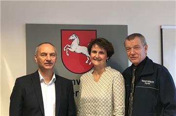 Die Autoren des Buches "Wahrheit": Martin Erftenbeck (von links), ehemaliger Polizeikommissar, Annette Marquardt, Staatsanwältin, und Klaus Püschel, Gerichtsmediziner.