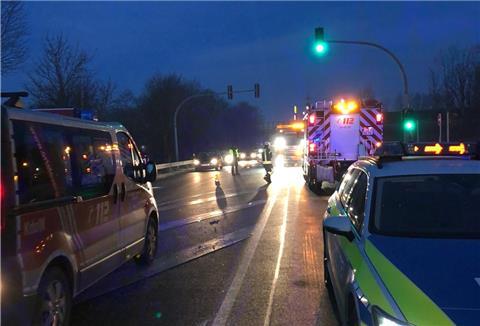 Die B71 ist im Bereich Anschlussstelle Wulsdorf derzeit in Fahrtrichtung Bremerhaven gesperrt.
