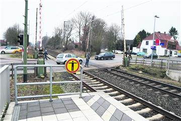Die Bahnquerung in Lunestedt beschäftigt die Politiker.