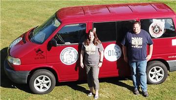 Die Baltic-Piraten Oliver Wölpern und Daniela Galitz starten am 16. Juni mit ihrem VW-Bus auf eine fast 8000 Kilometer lange Strecke rund um die Ostsee.