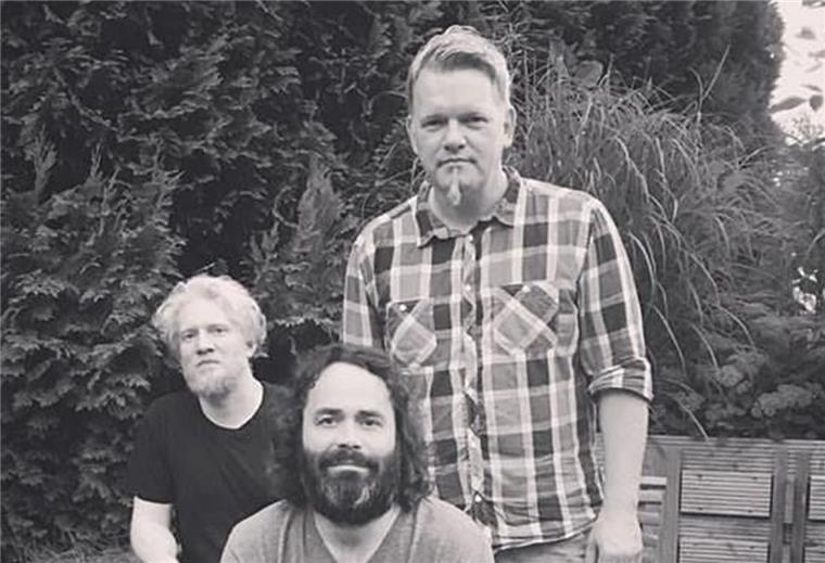 Band aus Zeven macht Hardrock vom Feinsten Die Band Expand veröffentlicht ein neues Album. Zwei der drei Musiker stammen aus der Samtgemeinde Zeven.