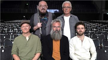 Die Band Jethro Tull veröffentlicht ein neues Album. 