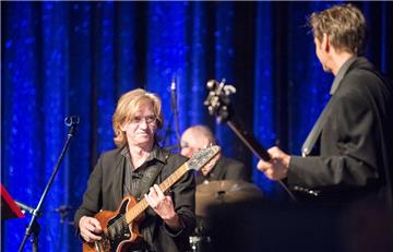 Die Band „Larry and the Handjive“ unterstützte die Teilnehmer musikalisch. Foto: Hartmann
