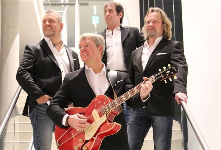 Die Band Reckless tritt am Donnerstag, 4. August, mit den Songs von Bryan Adams im Schaufenster Fischereihafen auf.