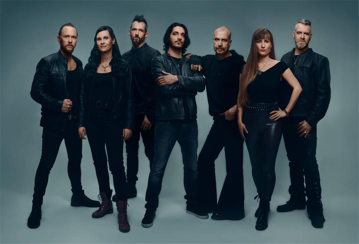 Schandmaul: Stimmenwechsel hat einen traurigen Hintergrund Die Band Schandmaul hat einen neuen Mann hinter dem Mikrofon.