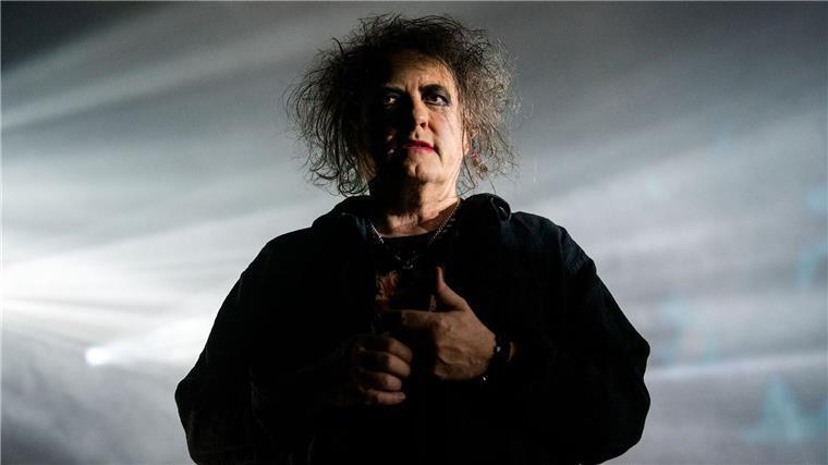 The Cure erobern mit neuem Album die deutschen Charts Die Band The Cure mit Frontmann Robert Smith hat Erfolg. (Archivbild)