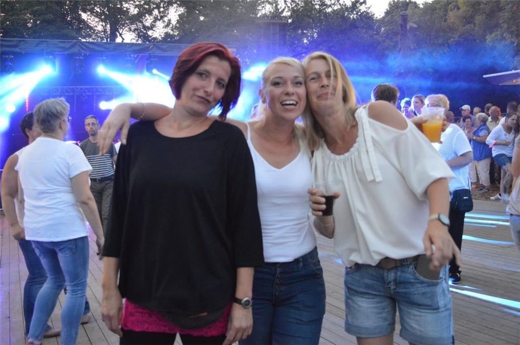 Die Bandbreite reichte von Disco-Fox bis hin zu moderner populärer Partymusik.