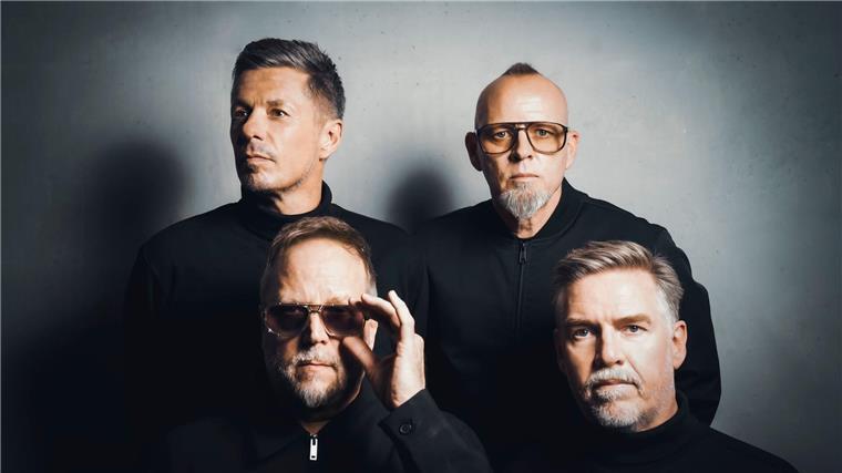 Die Bandmitglieder der Fantastischen Vier: Smudo, Andreas Rieke (unten, l-r), Michael Beck und Thomas D. 