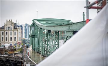 Die Bauarbeiten an der Alten Geestebrücke sollen Mitte November abgeschlossen sein.