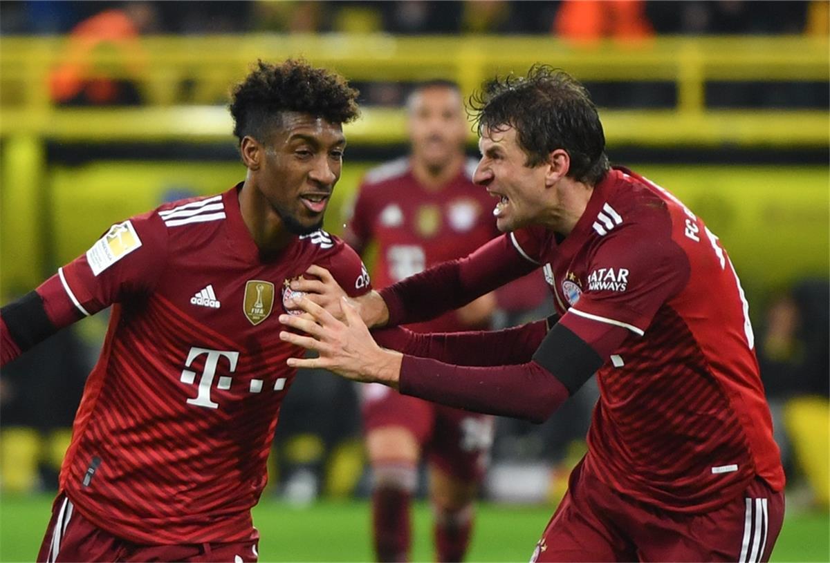 Bundesliga: Bayern siegt im Spitzenduell Die Bayern jubeln: Sie haben ihren direkten Konkurrenten um die Meisterschaft, Borussia Dortmund, 3:2 geschlagen.