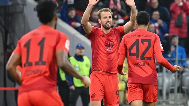 Die Bayern-Offensive um Harry Kane (M), Kingsley Coman (l) und Jamal Musiala (r) ist aktuell sehr torhungrig.