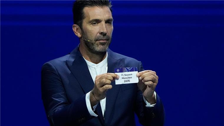 Die Bayern treffen auf ihren einstigen Titeltrainer Hansi Flick