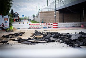 Die BEG hat ein Spülfahrzeug vor Ort, um eventuelle Schäden an der Kanalisation festzustellen.