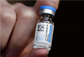 Die Behörden in den USA haben eine vorübergehende Aussetzung der Impfungen mit dem Wirkstoff von Johnson & Johnson empfohlen. In Europa wird der Start verschoben.