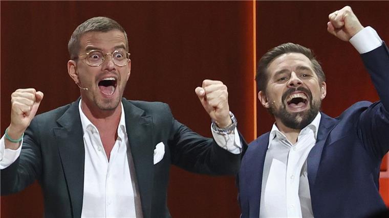 Die beiden Entertainer Joko und Klaas starten mit einer Neujahrsgala in das Jahr 2025. (Archivbild)