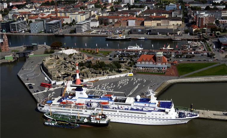 Drei Kreuzfahrtschiffe am Sonntag in Bremerhaven Die "Berlin" macht in Bremerhaven wieder an der Seebäderkaje fest.