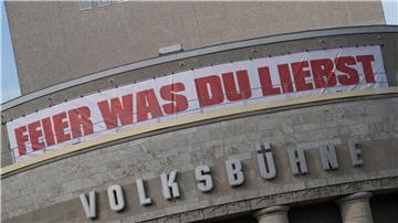Die Berliner Volksbühne nimmt Abschied von René Pollesch.