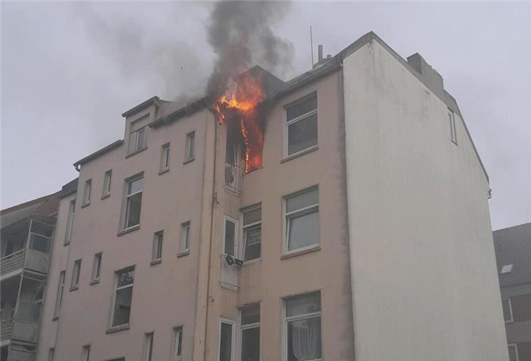 Die Berufsfeuerwehr Bremerhaven wurde zu einem Wohnungsbrand gerufen.