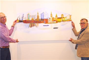 Die Bilder des Loxstedter Malers Ingo Schwarze (rechts) hängen in der Kleinen Galerie im Rathaus. Auch Bürgermeister Detlef Wellbrock freut sich über die farbenfrohe neue Ausstellung. 
