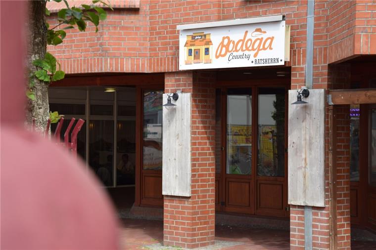 Nordenham: Neustart für die Gaststätte Bodega in Sicht Die Bodega gehört der Lührs-Gruppe mit Sitz in Stade. Sie hat nach langer Suche einen Interessenten gefunden, der die Gaststätte am Marktplatz mit neuem Leben füllen möchte.