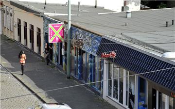 Die Bordelle und Sexbars in der Lessingstraße genießen Bestandsschutz. Größere Umbauten oder gar Neueröffnungen werden künftig aber nicht mehr genehmigt. Die rechtliche Handhabe dafür liefert ein neuer  Bebauungsplan.  Foto Scheschonka