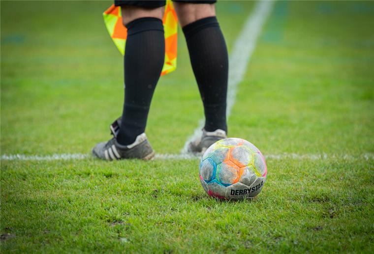 Bremen-Liga 2022/23. OSC Bremerhaven gegen FC Oberneuland. Im Bild: Symbolfoto Derby, Regionalliga. Foto: Hartmann