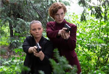 Liv Moormann (Jasna Fritzi Bauer) und Linda Selb (Luise Wolfram)