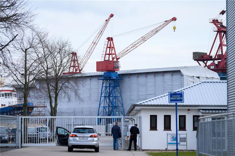 Bremen: Lürssen-Werft kauft insolvente Elsflether Werft Die Bremer Lürssen-Werft hat die insolvente Elsflether Werft gekauft, die das Marineschulschiff "Gorch Fock" saniert.