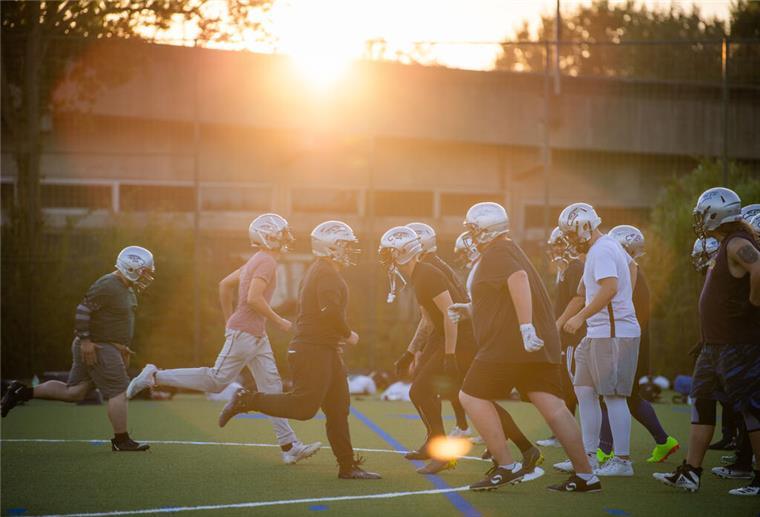 Die Bremerhaven Seahawks bereiten sich auf das Heimspiel gegen die Salzgitter Steelers vor. Der Verbandsliga-Tabellenführer freut sich auf das erste Duell im Nordseestadion seit knapp drei Monaten.