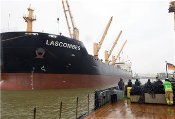 Löscharbeiten auf der "lascombes"