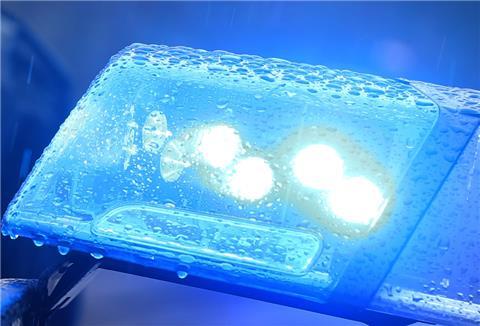 Die Bremerhavener Polizei hat einen 28 Jahre alten Autofahrer fesgenommen.
