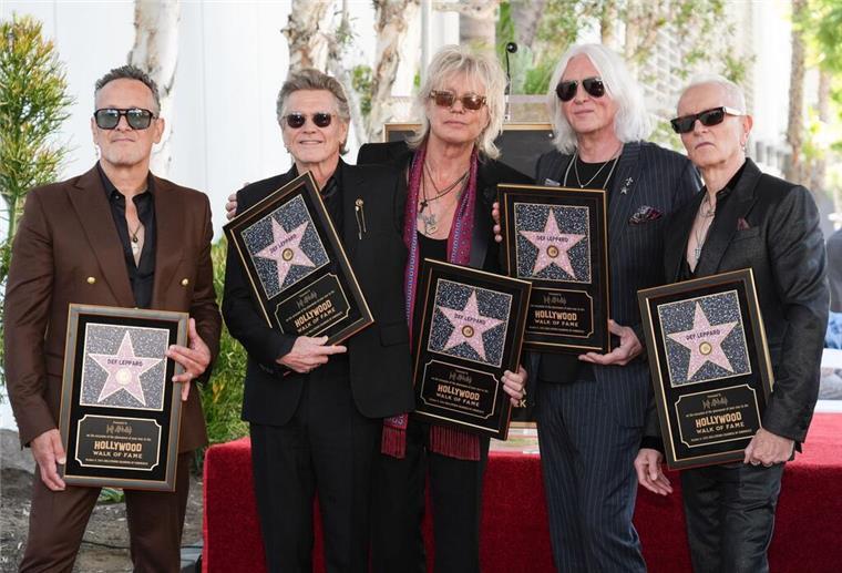 Rockband Def Leppard mit Hollywood-Stern geehrt Die britischen Rockgrößen erhalten in Hollywood viel Applaus.