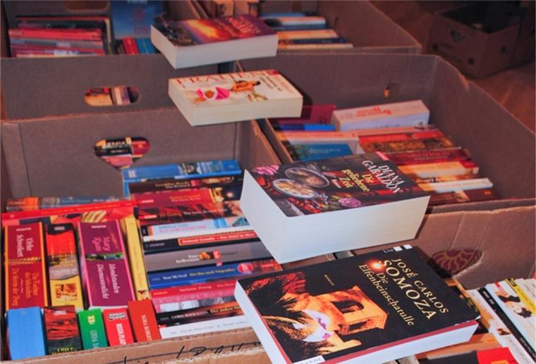 Bücher-Flohmarkt
am Wahl-Sonntag Die Bücherei im Paul-Gerhardt-Haus in Brake veranstaltet am Sonntag, 26. September, ab 10 Uhr einen Bücher-Flohmarkt.