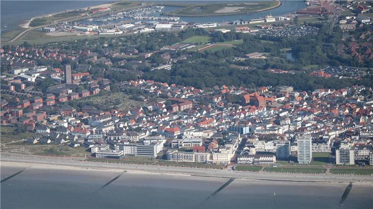 Neuer Sand für Norderney - Aufspülung beginnt im August Die Buhnenfelder im Westen der ostfriesischen Insel werden mit neuem Sand aufgespült - so soll Norderney vor Sturmfluten geschützt bleiben. (Archivbild)