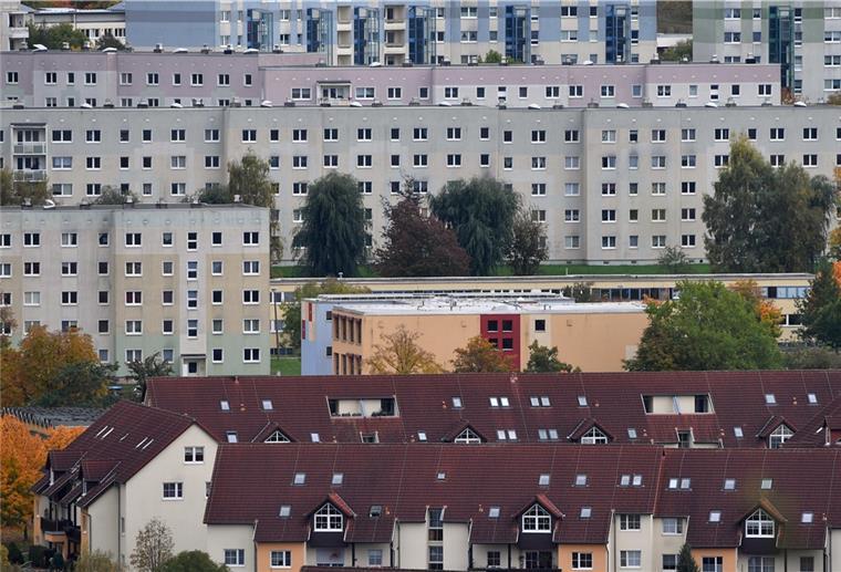Immobilien
vielerorts
überbewertet Die Bundesbank hält die derzeitigen Preise für Wohnimmobilien für zu hoch.