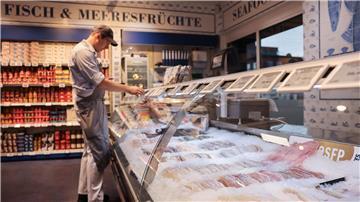 Die Bundesbürger haben im vergangenen Jahr weniger Fisch gekauft, insgesamt dafür aber mehr Geld ausgegeben.