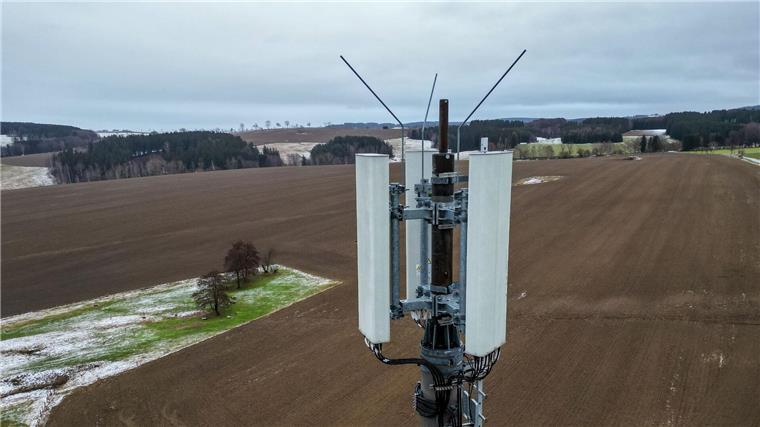 Netzagentur-Chef: Pflicht für flächendeckendes Handynetz Die Bundesnetzagentur möchte den Ausbau eines flächendeckenden Handynetzes in Deutschland vorantreiben.