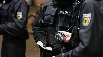 Die Bundespolizei kontrollierte bei Hunderten Personen die Ausweispapiere. (Symbolfoto)