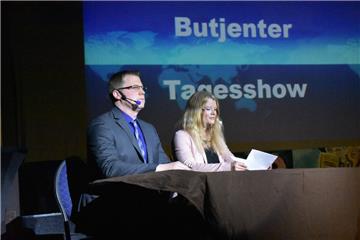 Die Butjenter Tagesshow präsentierte das satirische Tagesgeschehen. 