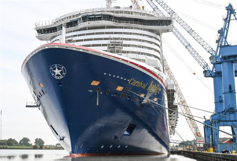 Die „Carnival Jubilee“ soll den Papenburger Werfthafen am Montag verlassen.