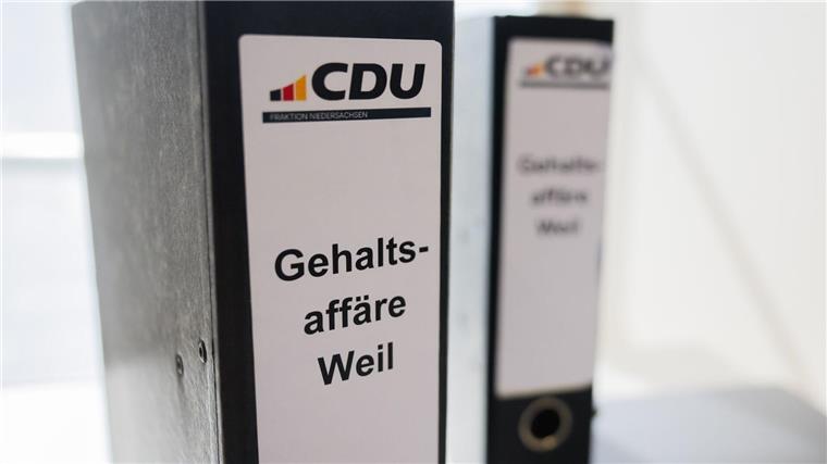 Die CDU spricht von einer „Gehaltsaffäre“, weil langjährige Regelungen für eine einzelne Person geändert worden seien. (Archivbild)