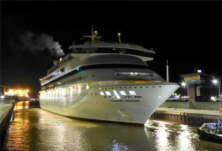 Die „Celestyal Discovery“ hat am Dienstagabend Bremerhaven verlassen.