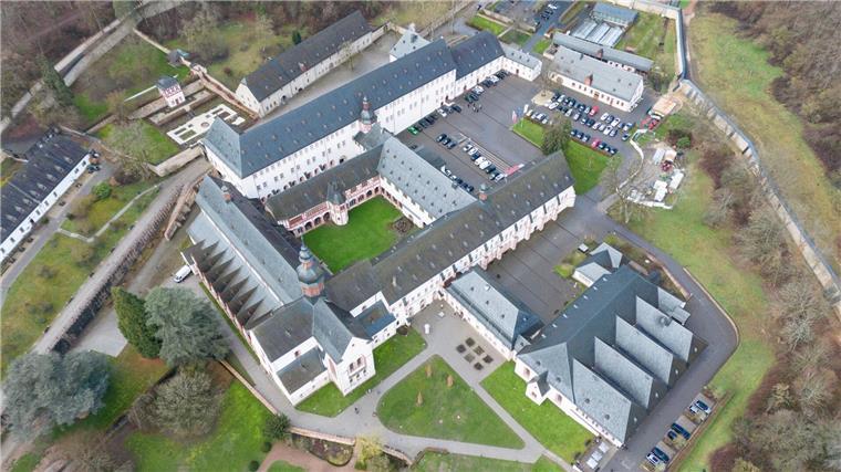 Vorschlag für mehr Hilfe des Bundes gegen Schweinepest Die Chefs der Staatskanzleien der Länder haben im Kloster Eberbach bei Eltville die nächste Ministerpräsidentenkonferenz im Oktober in Leipzig vorbereitet. (Archivbild)