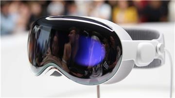 Die Computer-Brille Apple Vision Pro kommmt zunächst nur in den USA auf den Markt.