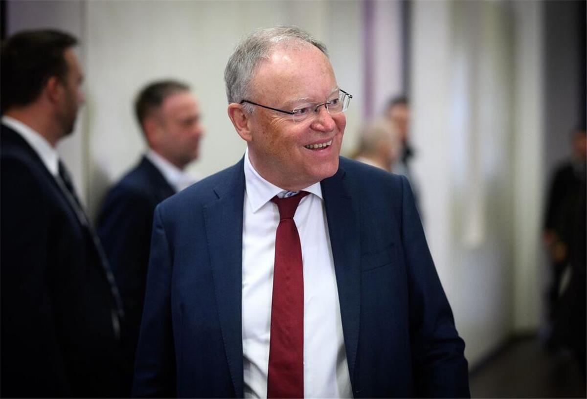 Die Corona-Pandemie hat Niedersachsens Ministerpräsident Stephan Weil als Belastung empfunden.