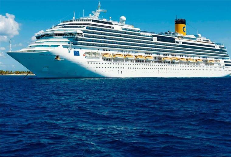 Die „Costa Favolosa“ ist 2023 das größte Schiff am Kreuzfahrtterminal in Bremerhaven.