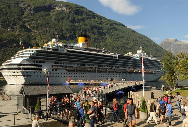 Costa sagt Kreuzfahrten für 2021 ab Die „Costa Favolosa“ wird in diesem Jahr den Geirangerfjord in Norwegen nicht ansteuern.