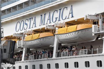 Die "Costa Magica" in Bremerhaven.